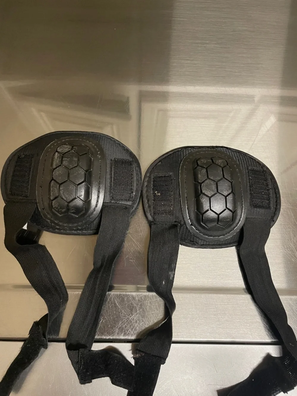 Black Knee/Elbow Protective Pads with Hex Shell